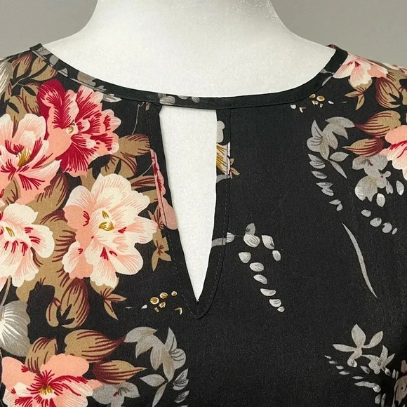 Shein Shirt Sleeve Floral Print  Crochet Lace Sleeve Blouse - Picture 4 of 10